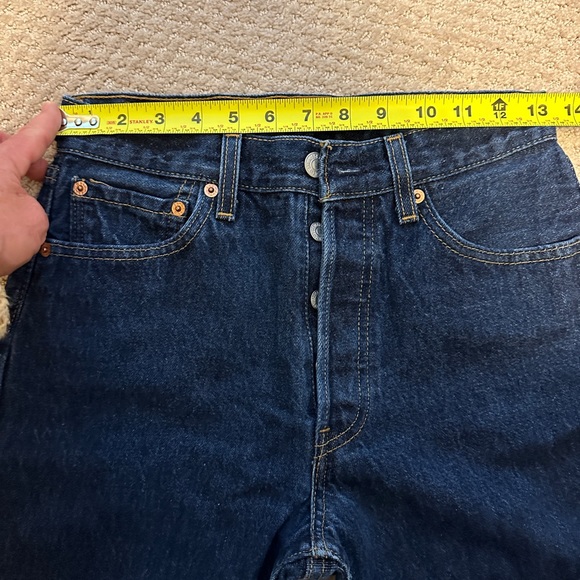 Vintage Levi’s 501’s button up jeans. Size 28x32. - Picture 10 of 10